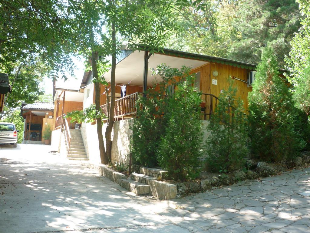 Nimpha Bungalows *